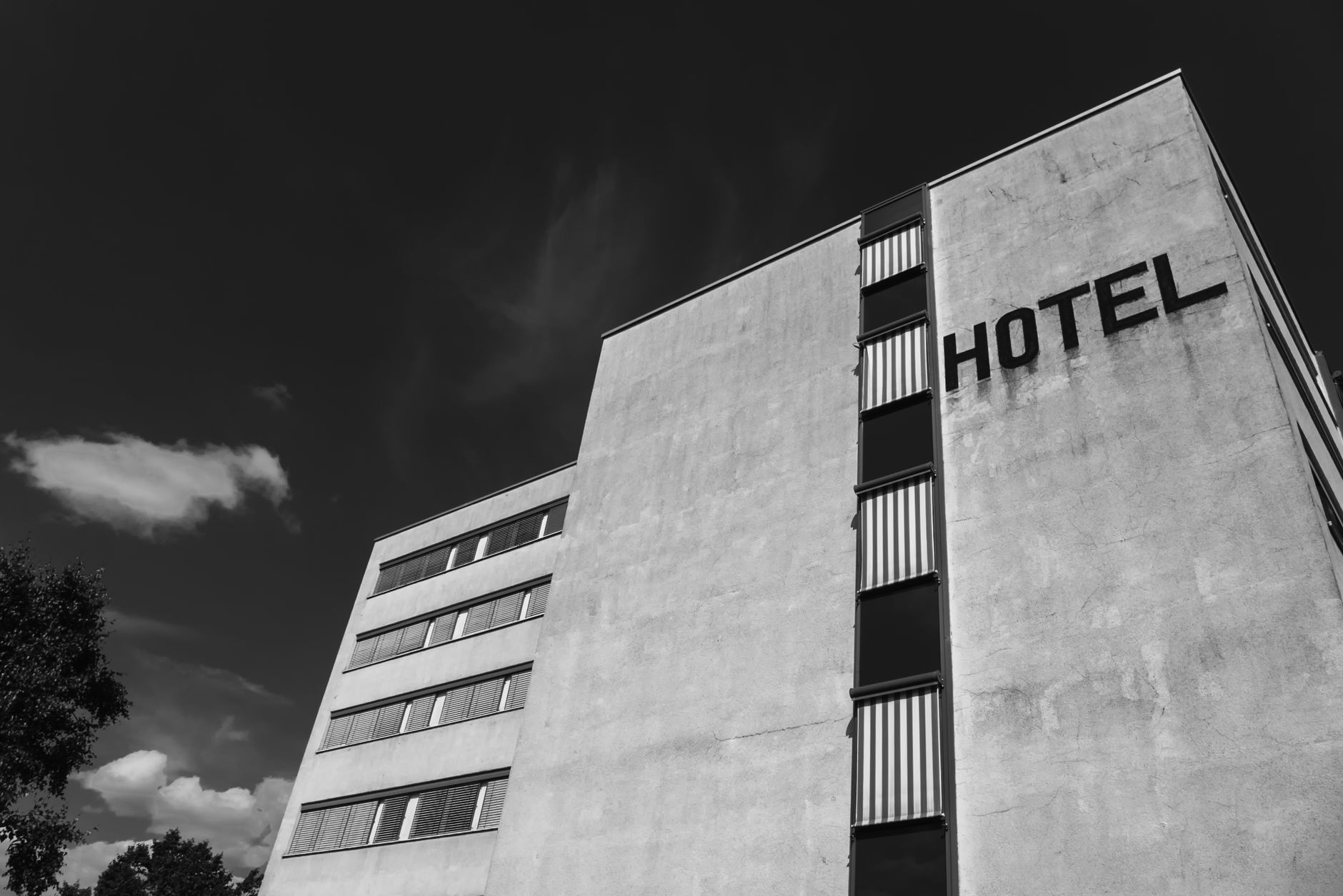 Asbestos Exposure at Scott County Hospital — Scott City, Kansas: What Workers and Tradesmen Need to Know
